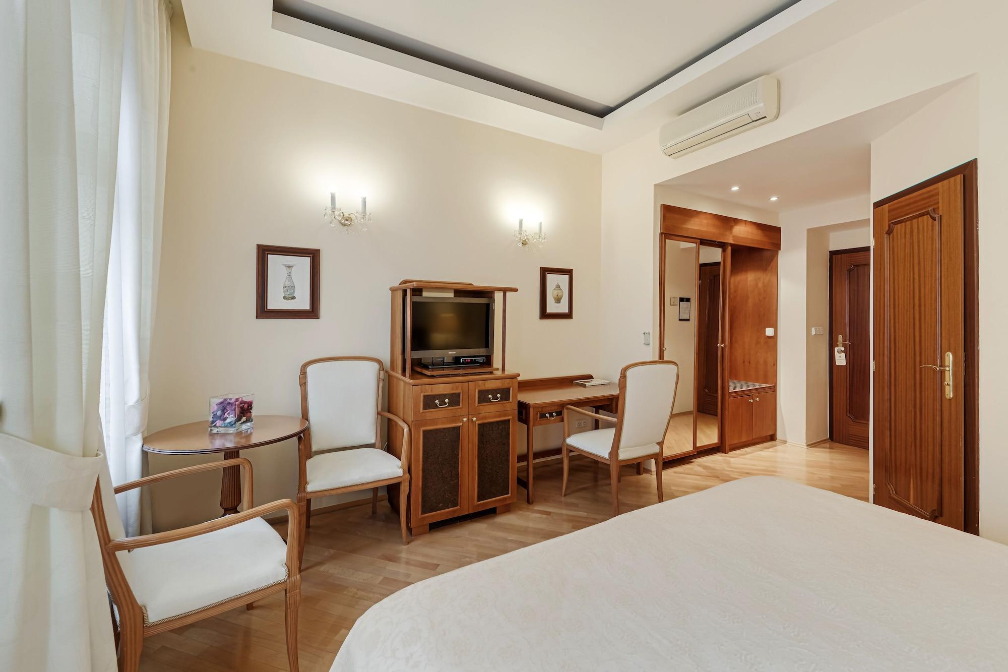 Louren Hotel ปราก ภายนอก รูปภาพ