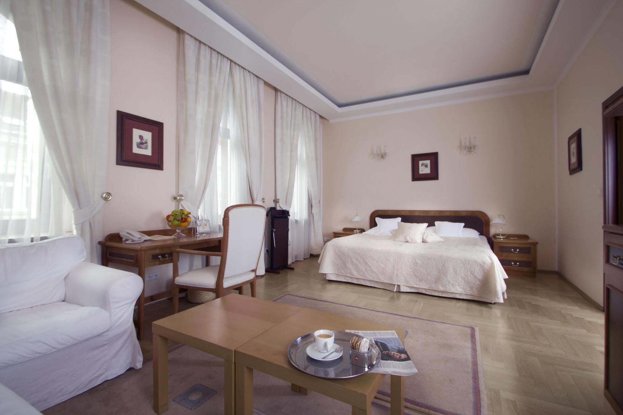 Louren Hotel ปราก ภายนอก รูปภาพ