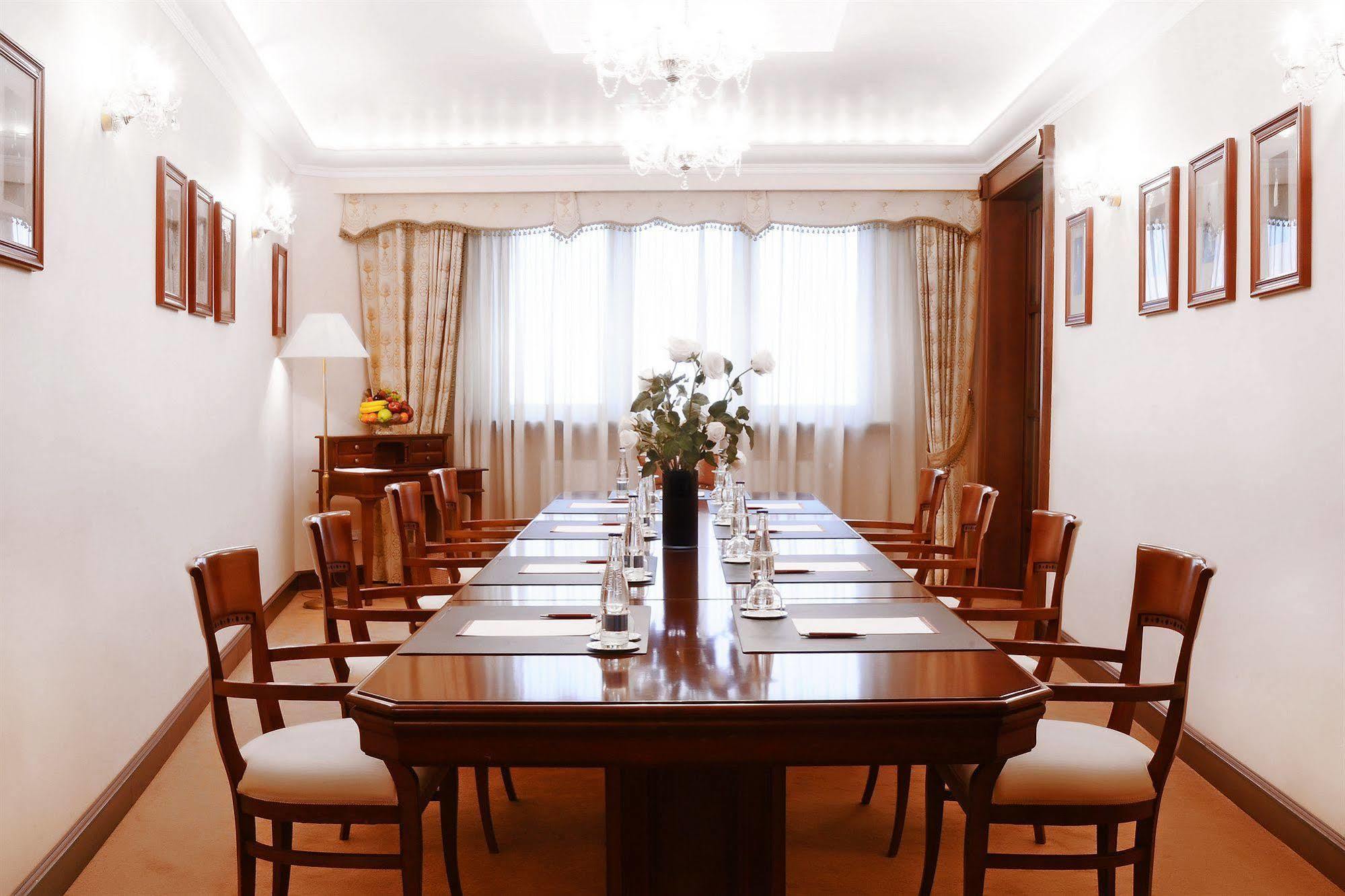 Louren Hotel ปราก ภายนอก รูปภาพ