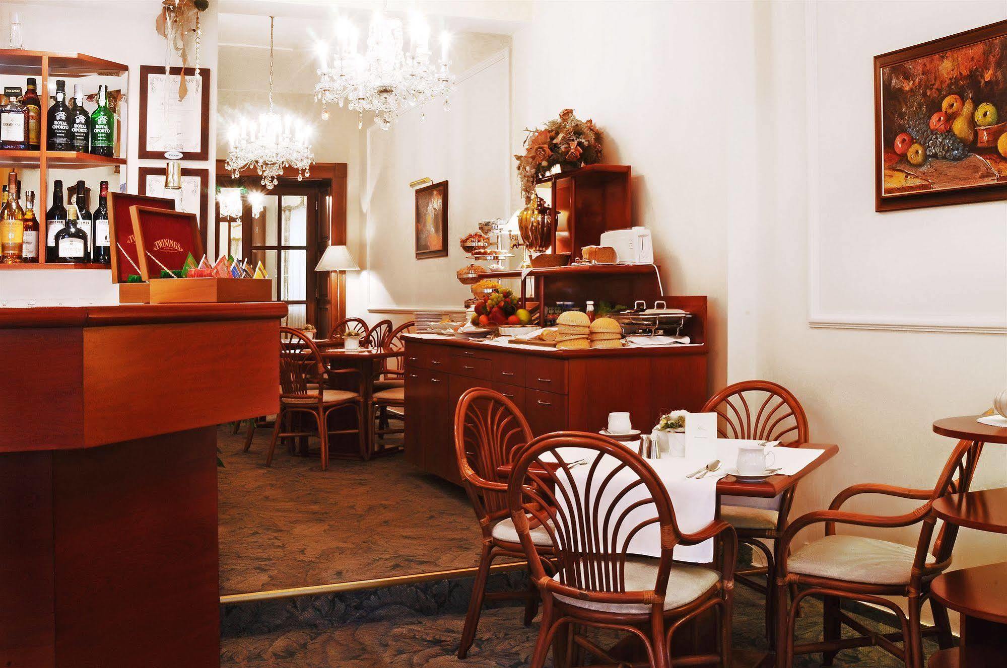 Louren Hotel ปราก ภายนอก รูปภาพ