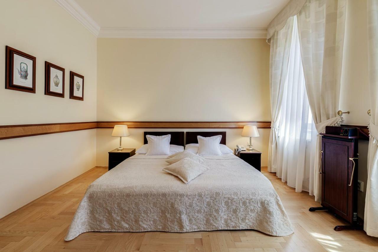 Louren Hotel ปราก ภายนอก รูปภาพ